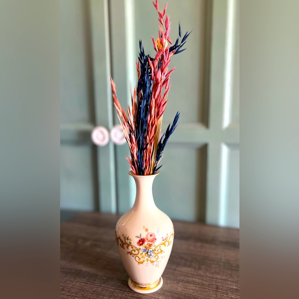 Lenox Queen’s Garden Bud Vase with 24k Gold Accents